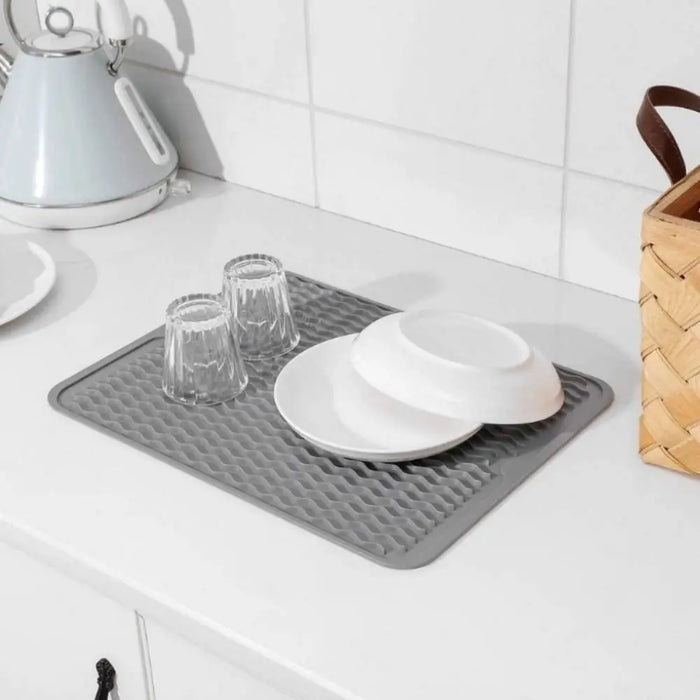Foldable Silicone Drying Mat — Heat-resistant, Anti-slip Kitchen Drain Mat